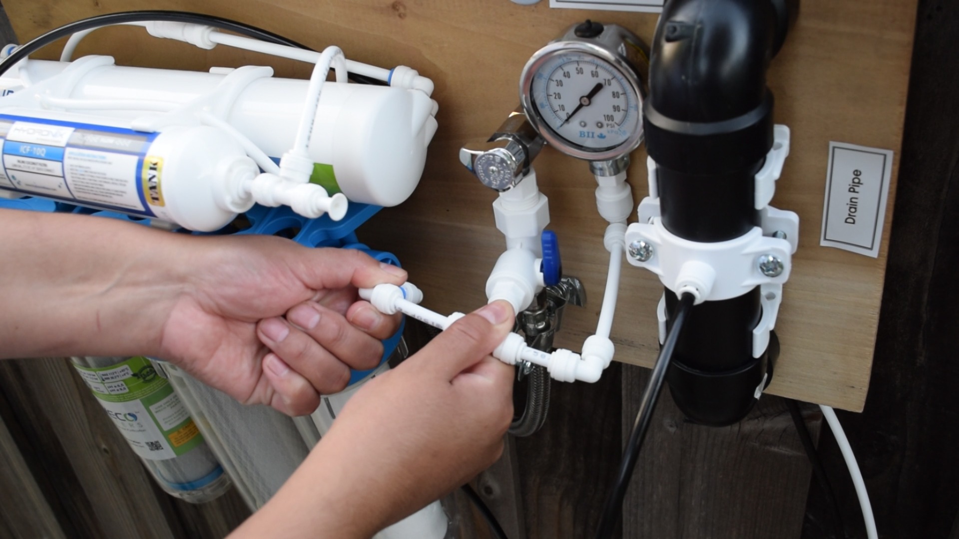 Installing water pressure gauge at RO inlet